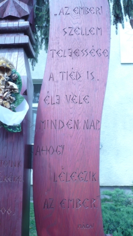 Tanítók emlékfáján látható Márai idézet